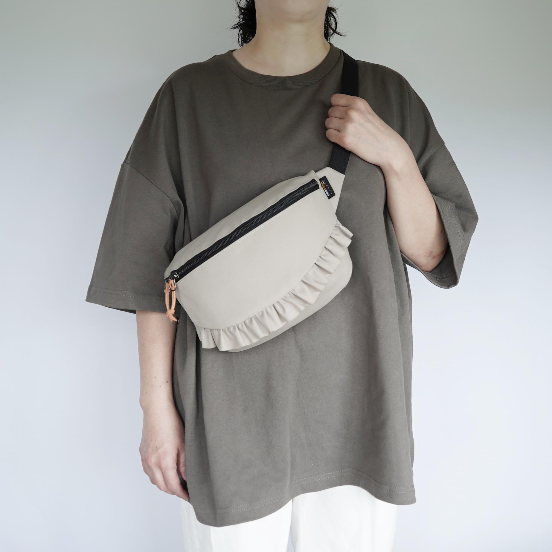【新作大サイズ】撥水CORDURA®ナイロン使用｜軽量フリル ボディバッグ／ウエストポーチ／ショルダーバッグ〈2way〉1枚目の画像